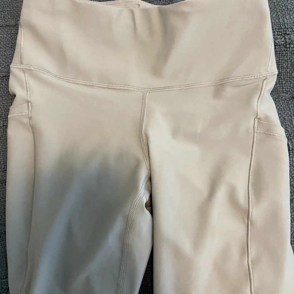 Athleta Interval Stash High Rise 7/8 Tight WORN ONCE- color Storm Cloud XSP - Picture 2 of 4